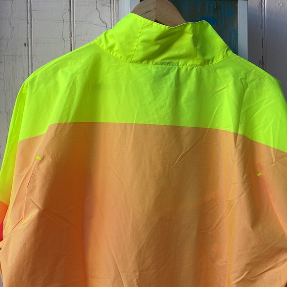 Nike Hi-vis Fluorescent Shirt - Picture 7 of 9